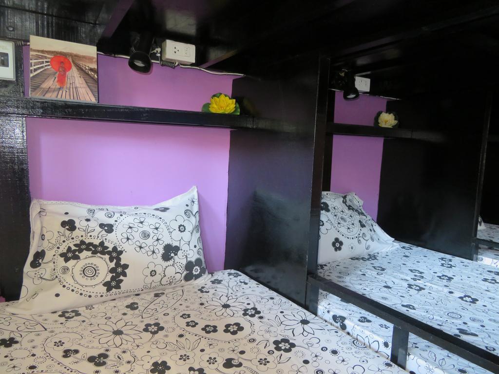 Same Same Guesthouse, Bar & Restaurant (Adults Only) Haad Rin Exteriör bild