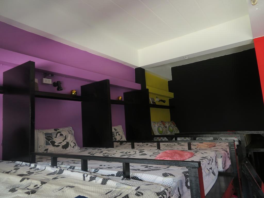Same Same Guesthouse, Bar & Restaurant (Adults Only) Haad Rin Exteriör bild