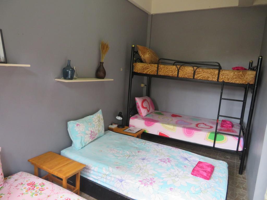 Same Same Guesthouse, Bar & Restaurant (Adults Only) Haad Rin Exteriör bild