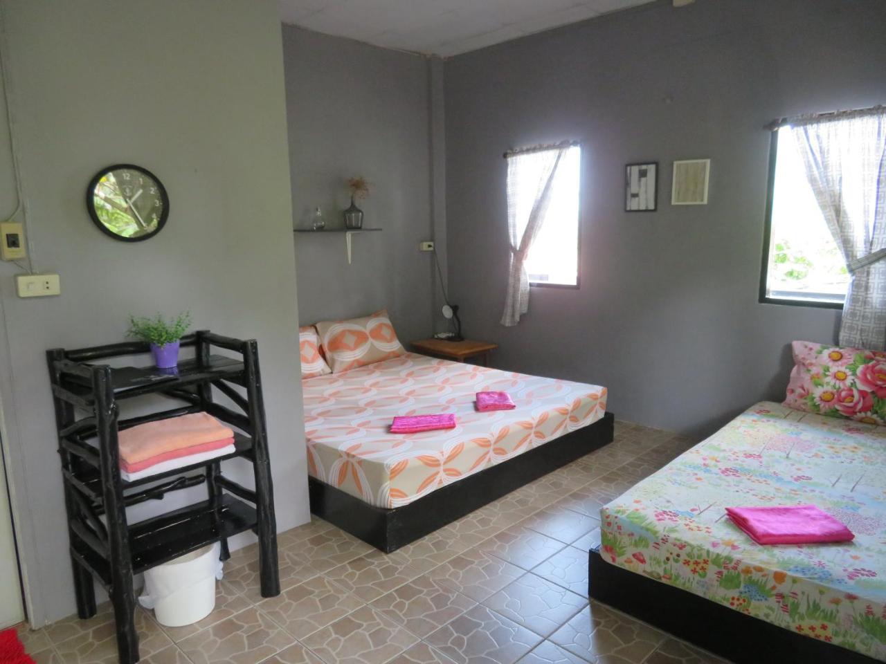 Same Same Guesthouse, Bar & Restaurant (Adults Only) Haad Rin Exteriör bild