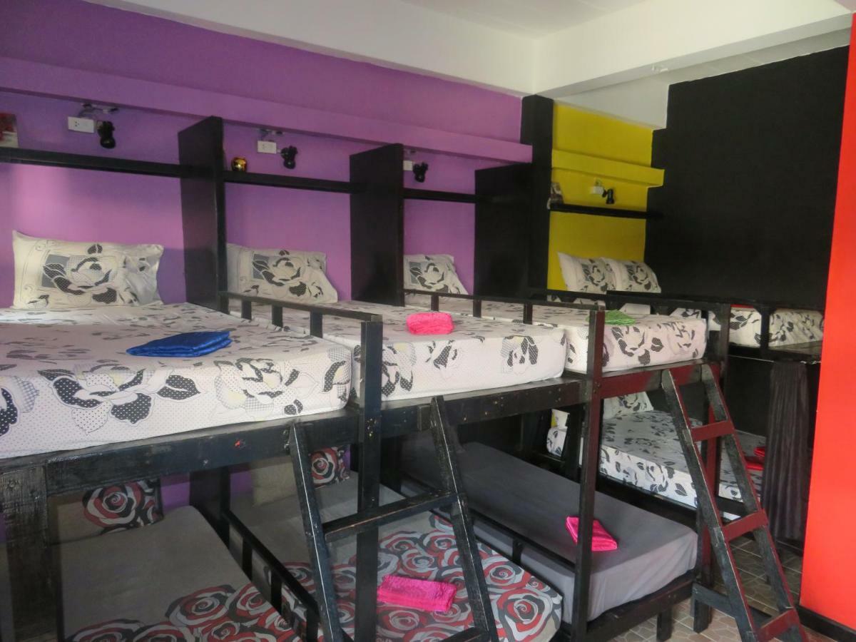 Same Same Guesthouse, Bar & Restaurant (Adults Only) Haad Rin Exteriör bild
