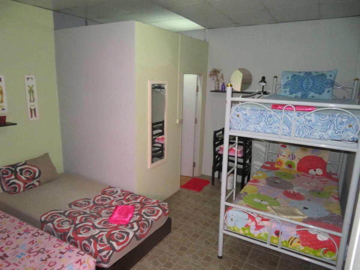 Same Same Guesthouse, Bar & Restaurant (Adults Only) Haad Rin Exteriör bild