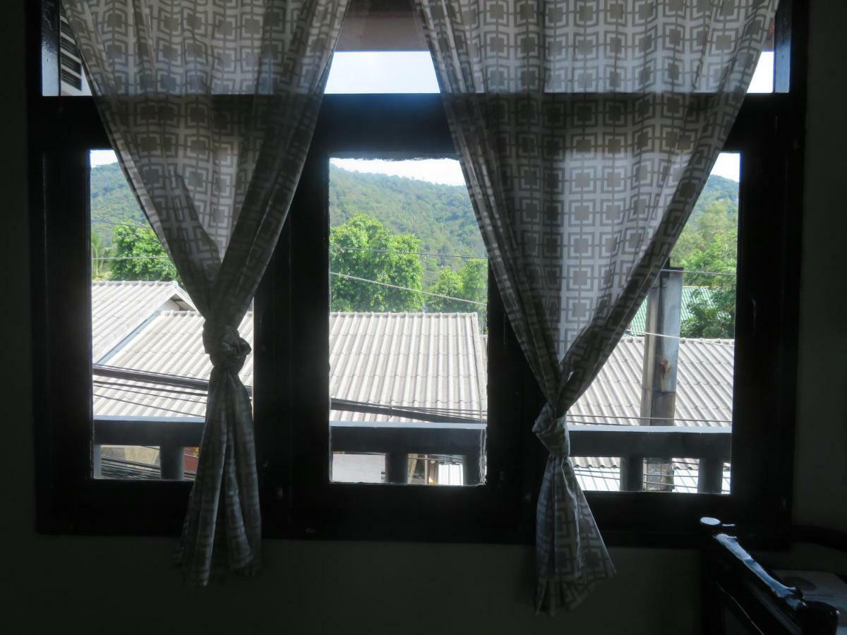 Same Same Guesthouse, Bar & Restaurant (Adults Only) Haad Rin Exteriör bild